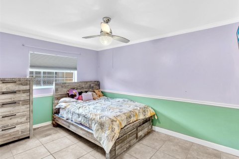 Casa en venta en Pembroke Pines, Florida, 4 dormitorios, 250.46 m2 № 2260731 - foto 9