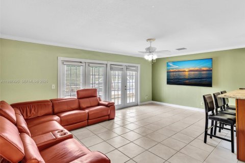 Casa en venta en Pembroke Pines, Florida, 4 dormitorios, 250.46 m2 № 2260731 - foto 23