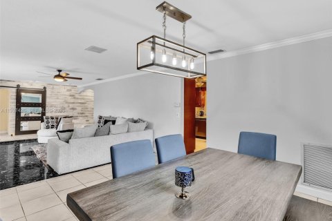 Casa en venta en Pembroke Pines, Florida, 4 dormitorios, 250.46 m2 № 2260731 - foto 14