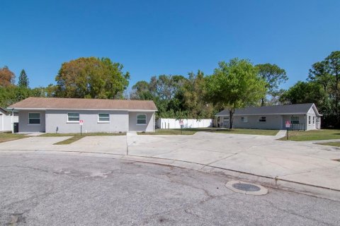 Immobilier commercial à Bradenton, Floride 6 chambres, 189.15 m2 № 2304320