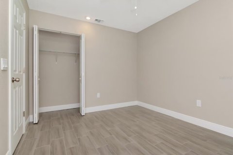 Commercial property in Bradenton, Florida 6 bedrooms, 189.15 sq.m. № 2304320 - photo 22