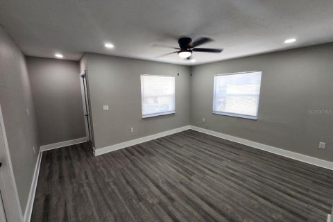 Commercial property in Bradenton, Florida 6 bedrooms, 189.15 sq.m. № 2304320 - photo 28
