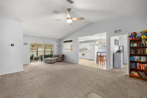 Villa ou maison à vendre à Dunnellon, Floride: 3 chambres, 122.45 m2 № 2410706 - photo 11