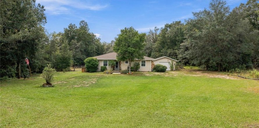 Villa ou maison à Dunnellon, Floride 3 chambres, 122.45 m2 № 2410706