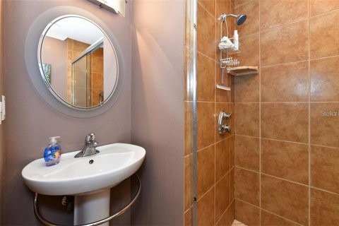 Снять в аренду кондоминиум в Сарасота, Флорида 3 комнаты, 102.19м2, № 215800 - фото 28