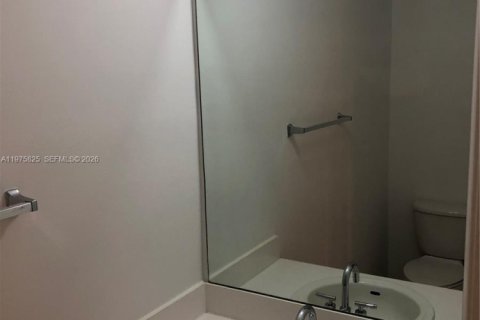 Townhouse in Weston, Florida 2 bedrooms, 105.07 sq.m. № 2040074 - photo 12