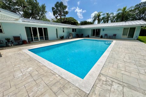 House in Palmetto Bay, Florida 6 bedrooms, 323.76 sq.m. № 1774374 - photo 25