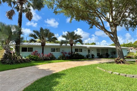 House in Palmetto Bay, Florida 6 bedrooms, 323.76 sq.m. № 1774374 - photo 1