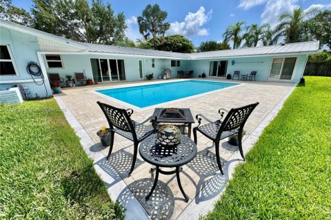 House in Palmetto Bay, Florida 6 bedrooms, 323.76 sq.m. № 1774374 - photo 24