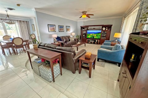 House in Palmetto Bay, Florida 6 bedrooms, 323.76 sq.m. № 1774374 - photo 3