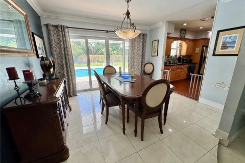 House in Palmetto Bay, Florida 6 bedrooms, 323.76 sq.m. № 1774374 - photo 5