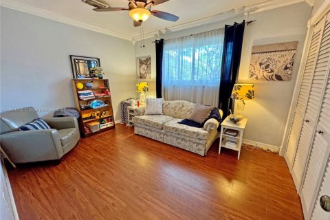 House in Palmetto Bay, Florida 6 bedrooms, 323.76 sq.m. № 1774374 - photo 15