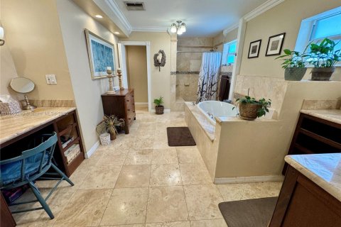 House in Palmetto Bay, Florida 6 bedrooms, 323.76 sq.m. № 1774374 - photo 9