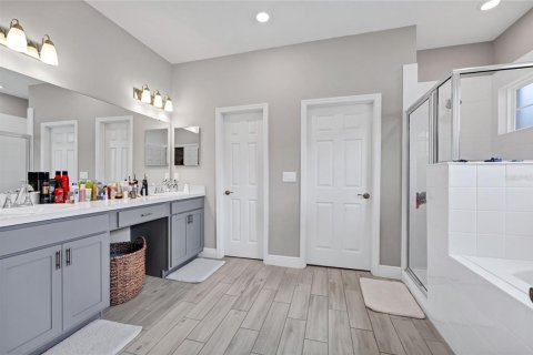 Casa en venta en Winter Haven, Florida, 5 dormitorios, 229.65 m2 № 2092830 - foto 12