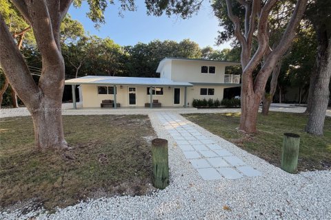 House in Key Largo, Florida 2 bedrooms № 1966158 - photo 1