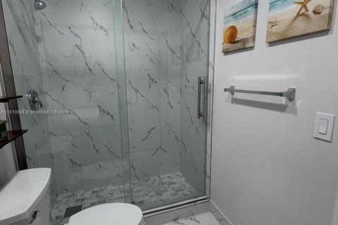 House in Key Largo, Florida 2 bedrooms № 1966158 - photo 13