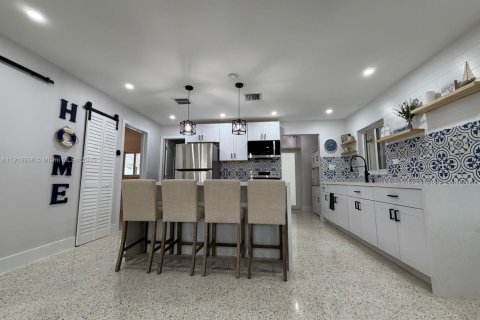 House in Key Largo, Florida 2 bedrooms № 1966158 - photo 4