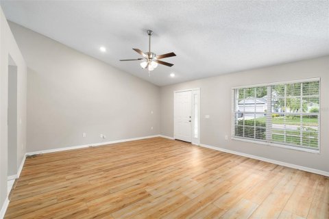Casa en venta en Tampa, Florida, 3 dormitorios, 129.69 m2 № 1750187 - foto 9