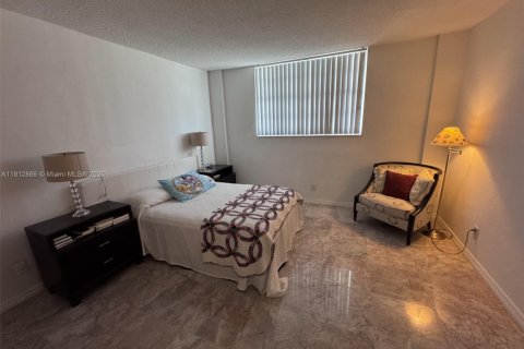 Condominio en venta en Sunny Isles Beach, Florida, 2 dormitorios, 141.68 m2 № 2076845 - foto 7