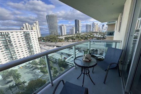 Condominio en Sunny Isles Beach, Florida, 2 dormitorios  № 2076845