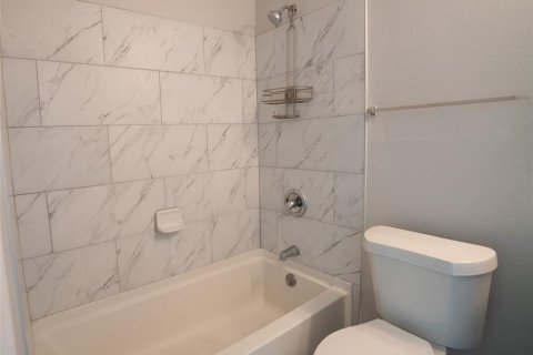 Condo in Winter Park, Florida, 2 bedrooms  № 1813473 - photo 17