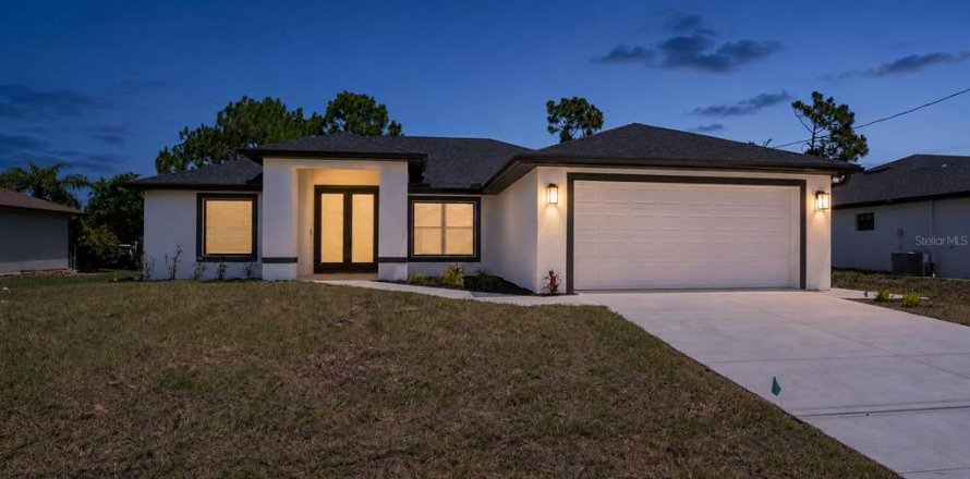 House in Lehigh Acres, Florida 3 bedrooms, 186.92 sq.m. № 2235528