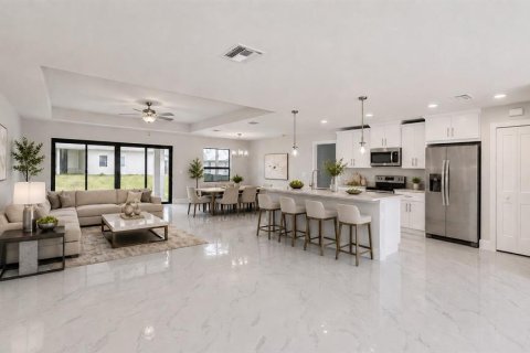 House in Lehigh Acres, Florida 3 bedrooms, 186.92 sq.m. № 2235528 - photo 4
