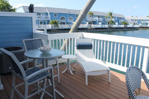 Townhouse in Jupiter, Florida 2 bedrooms, 132.94 sq.m. № 2077383 - photo 11