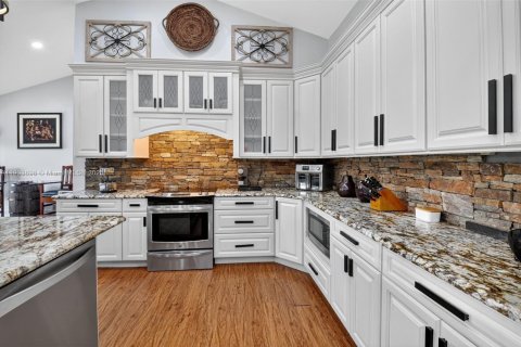 Купить виллу или дом в Бойнтон-Бич, Флорида 3 спальни, 211.72м2, № 1955846 - фото 4