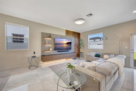 House in Miami, Florida 4 bedrooms, 205.59 sq.m. № 1696849 - photo 11