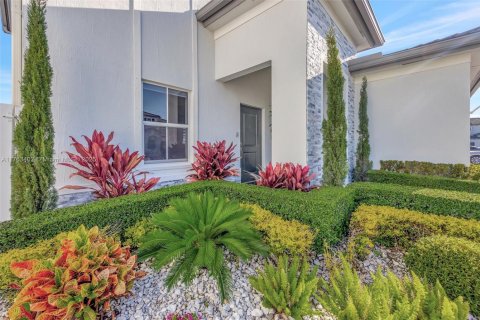 House in Miami, Florida 4 bedrooms, 205.59 sq.m. № 1696849 - photo 8