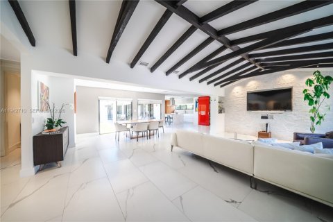 Villa ou maison à Miami Shores, Floride 4 chambres, 274.99 m2 № 1999213