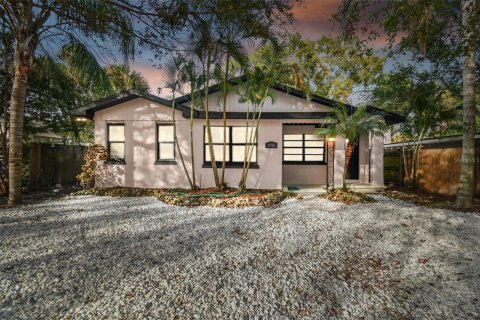 Villa ou maison à Tampa, Floride 4 chambres, 130.06 m2 № 2109464