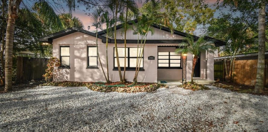 Villa ou maison à Tampa, Floride 4 chambres, 130.06 m2 № 2109464
