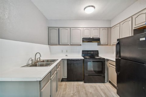 Villa ou maison à louer à Tampa, Floride: 4 chambres, 130.06 m2 № 2109464 - photo 7