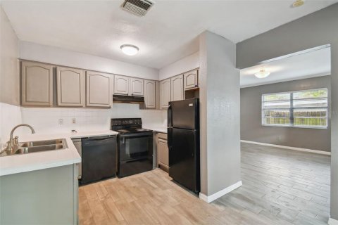 Villa ou maison à louer à Tampa, Floride: 4 chambres, 130.06 m2 № 2109464 - photo 8