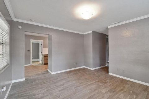 Villa ou maison à louer à Tampa, Floride: 4 chambres, 130.06 m2 № 2109464 - photo 18