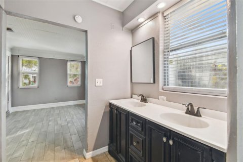Villa ou maison à louer à Tampa, Floride: 4 chambres, 130.06 m2 № 2109464 - photo 13