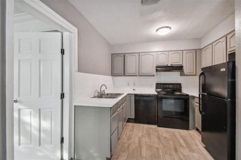 Villa ou maison à louer à Tampa, Floride: 4 chambres, 130.06 m2 № 2109464 - photo 5