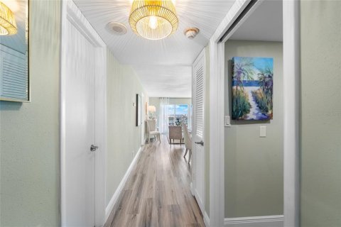 Condominio en venta en Saint Pete Beach, Florida, 1 dormitorio, 78.32 m2 № 1609420 - foto 11