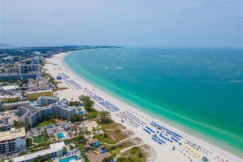 Condominio en venta en Saint Pete Beach, Florida, 1 dormitorio, 78.32 m2 № 1609420 - foto 21