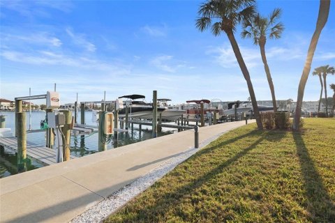 Condominio en venta en Saint Pete Beach, Florida, 1 dormitorio, 78.32 m2 № 1609420 - foto 20