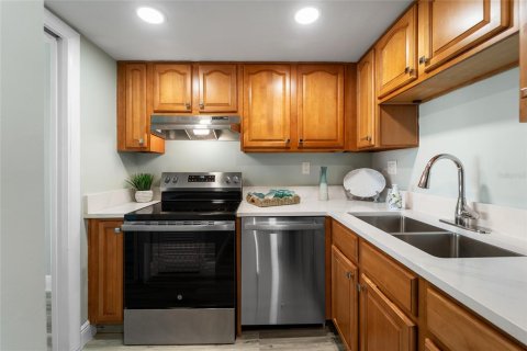 Condominio en venta en Saint Pete Beach, Florida, 1 dormitorio, 78.32 m2 № 1609420 - foto 30