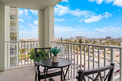 Condominio en venta en Saint Pete Beach, Florida, 1 dormitorio, 78.32 m2 № 1609420 - foto 15