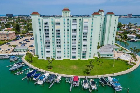 Condominio en venta en Saint Pete Beach, Florida, 1 dormitorio, 78.32 m2 № 1609420 - foto 1