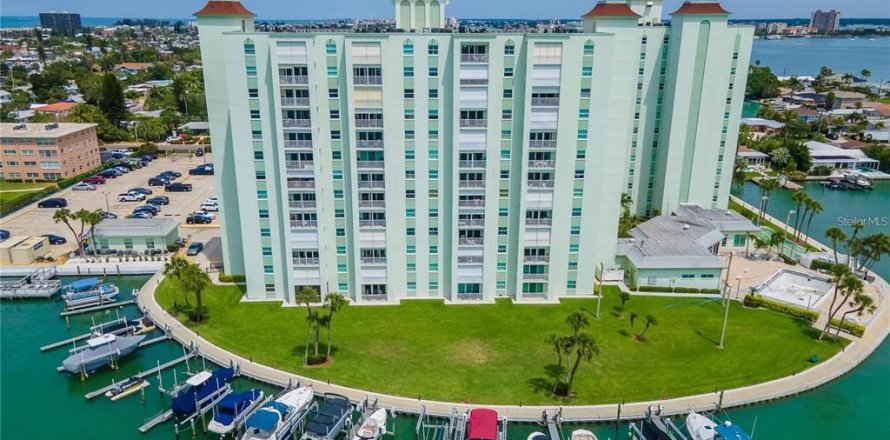Condominio en Saint Pete Beach, Florida, 1 dormitorio № 1609420