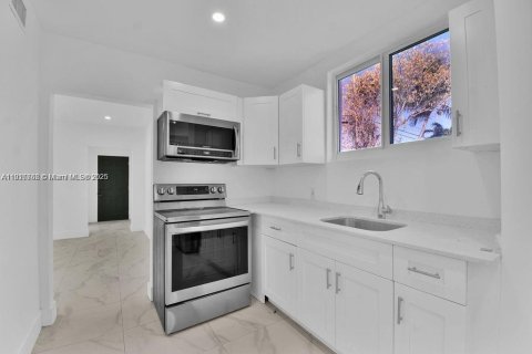 Appartement à louer à Miami, Floride: 3 chambres, 92.9 m2 № 1972780 - photo 2