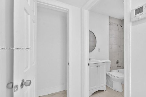 Appartement à louer à Miami, Floride: 3 chambres, 92.9 m2 № 1972780 - photo 5