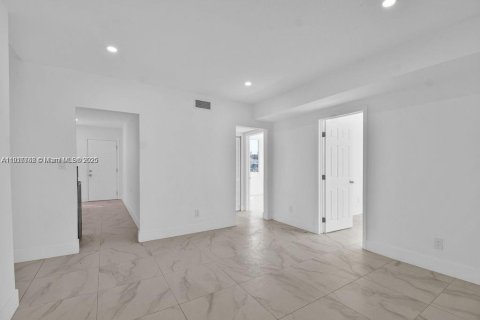 Appartement à louer à Miami, Floride: 3 chambres, 92.9 m2 № 1972780 - photo 8