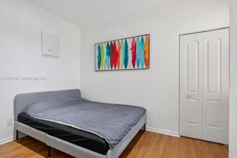 Townhouse in Hollywood, Florida 3 bedrooms, 146.79 sq.m. № 2189447 - photo 10